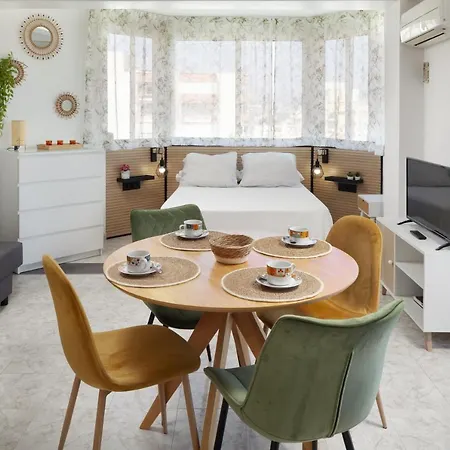 Апартаменты Torre Del Mar Studio *
